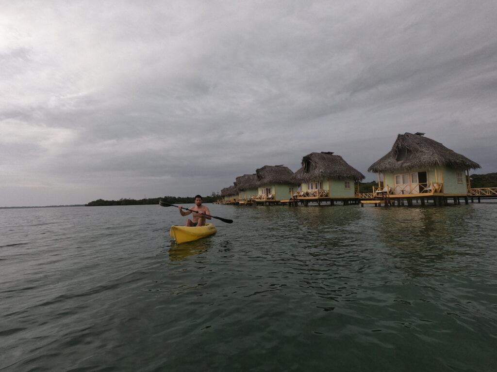 Kayak en Punta Caracol